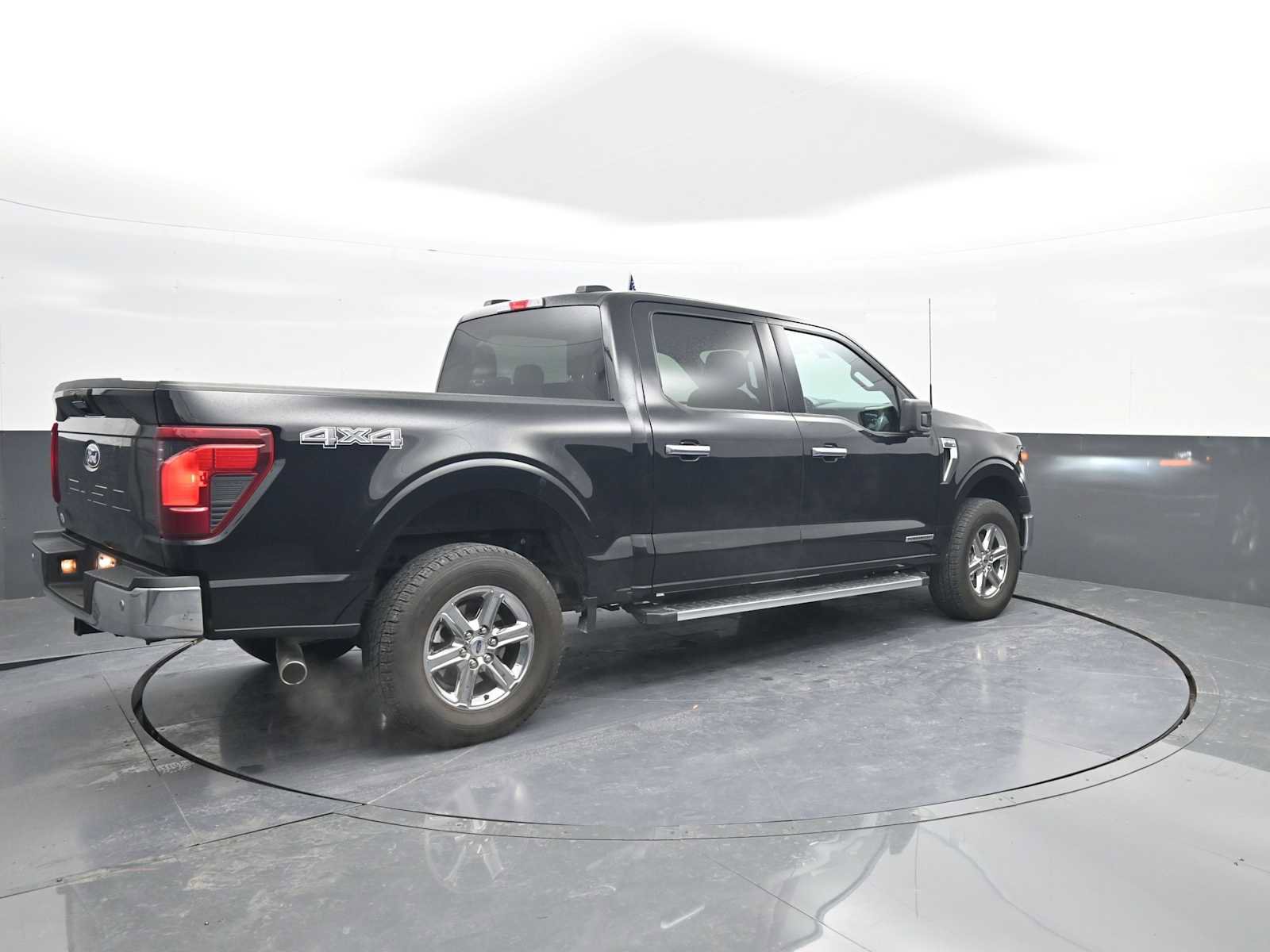 Used 2024 Ford F150 XLT w/ Mobile Office Package image 8