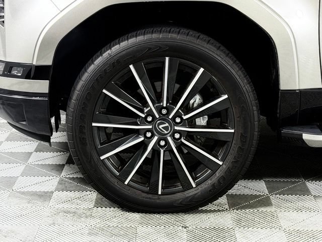 Used 2024 Lexus GX 550 w/ Accessory Package (Z1) AWD/4WD image 14