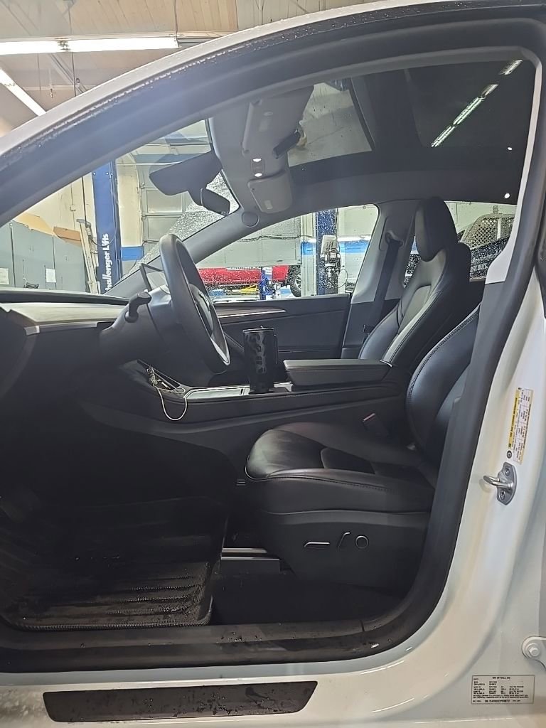 Used 2023 Tesla Model Y Long Range image 3