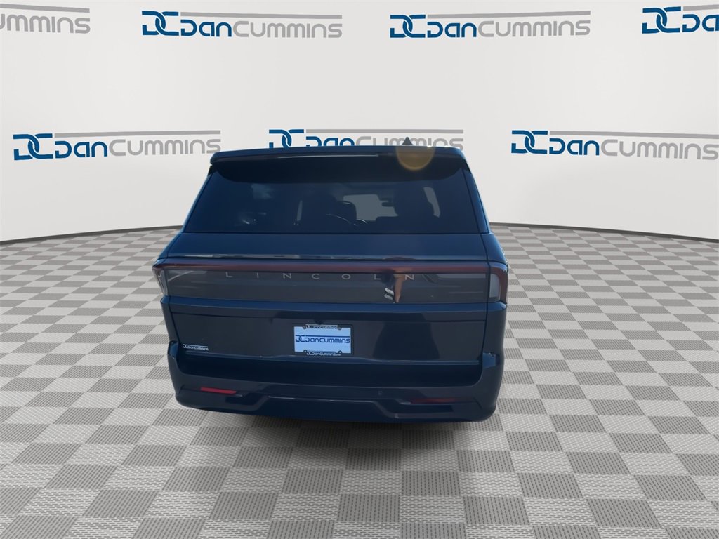 New 2025 Lincoln Navigator L Reserve image 7