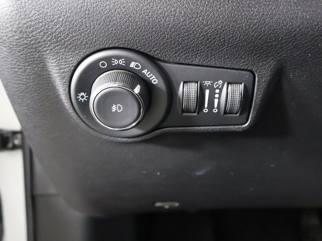 Used 2022 Jeep Compass Limited image 36