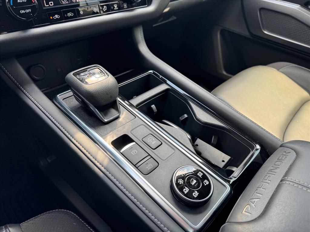 Certified 2024 Nissan Pathfinder SL AWD/4WD image 22