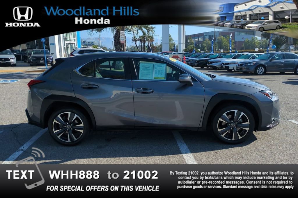 Used 2021 Lexus UX 200 w/ Accessory Package (Z2) FWD image 4