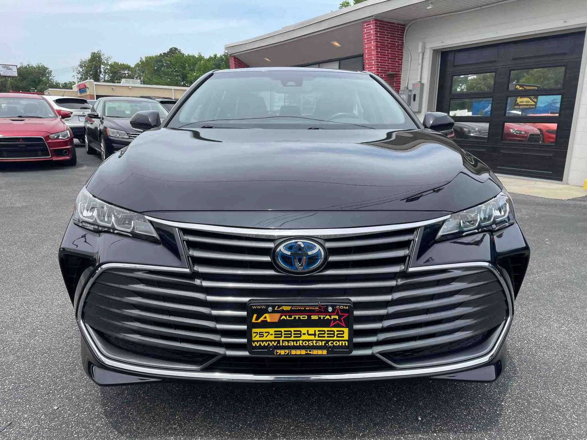Used 2019 Toyota Avalon XLE image 8