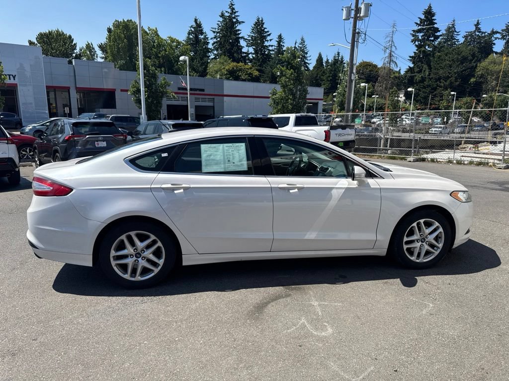 Used 2013 Ford Fusion SE FWD image 2