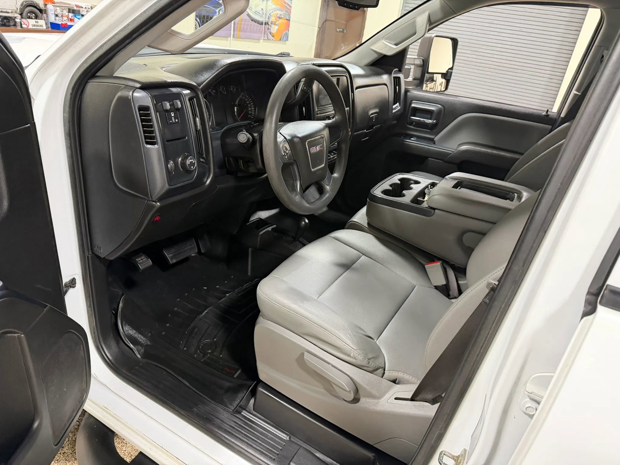 Used 2017 GMC Sierra 3500 4x4 Crew Cab w/ Snow Plow Prep Package image 33