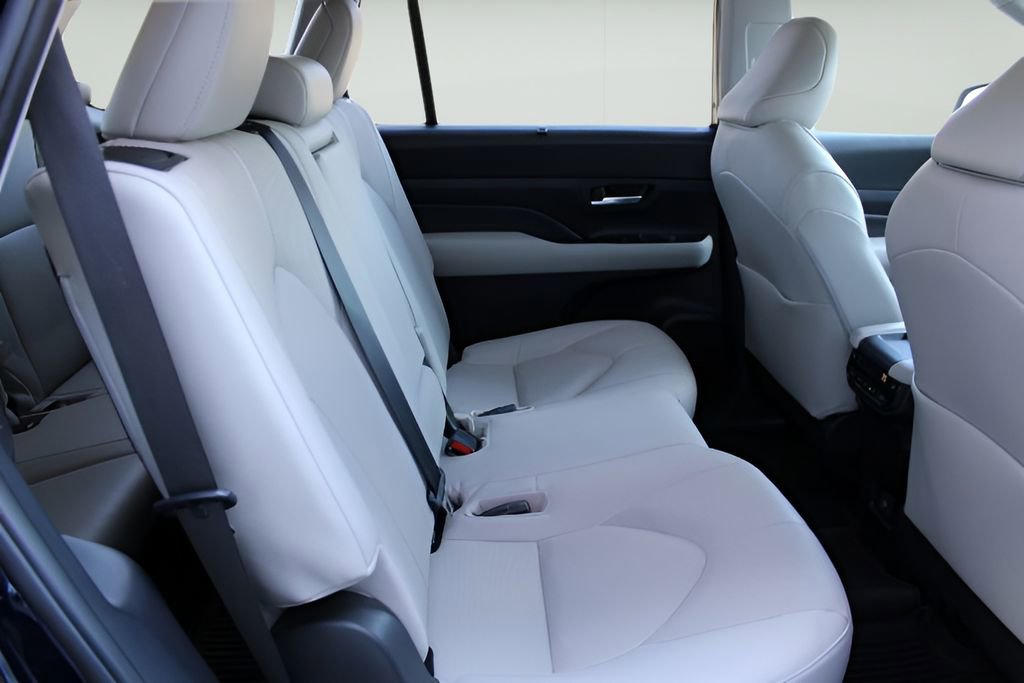 Certified 2024 Toyota Grand Highlander AWD image 22