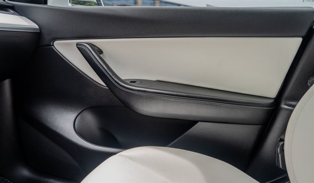 Used 2021 Tesla Model Y Long Range AWD/4WD image 21