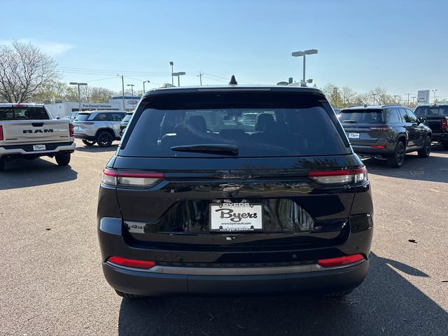 New 2026 Jeep Grand Cherokee Altitude AWD/4WD image 30