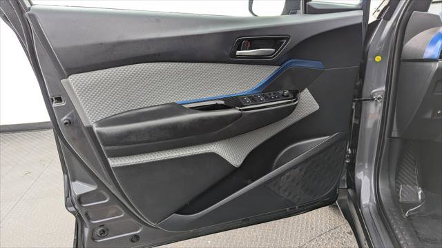 Used 2019 Toyota C-HR XLE image 13