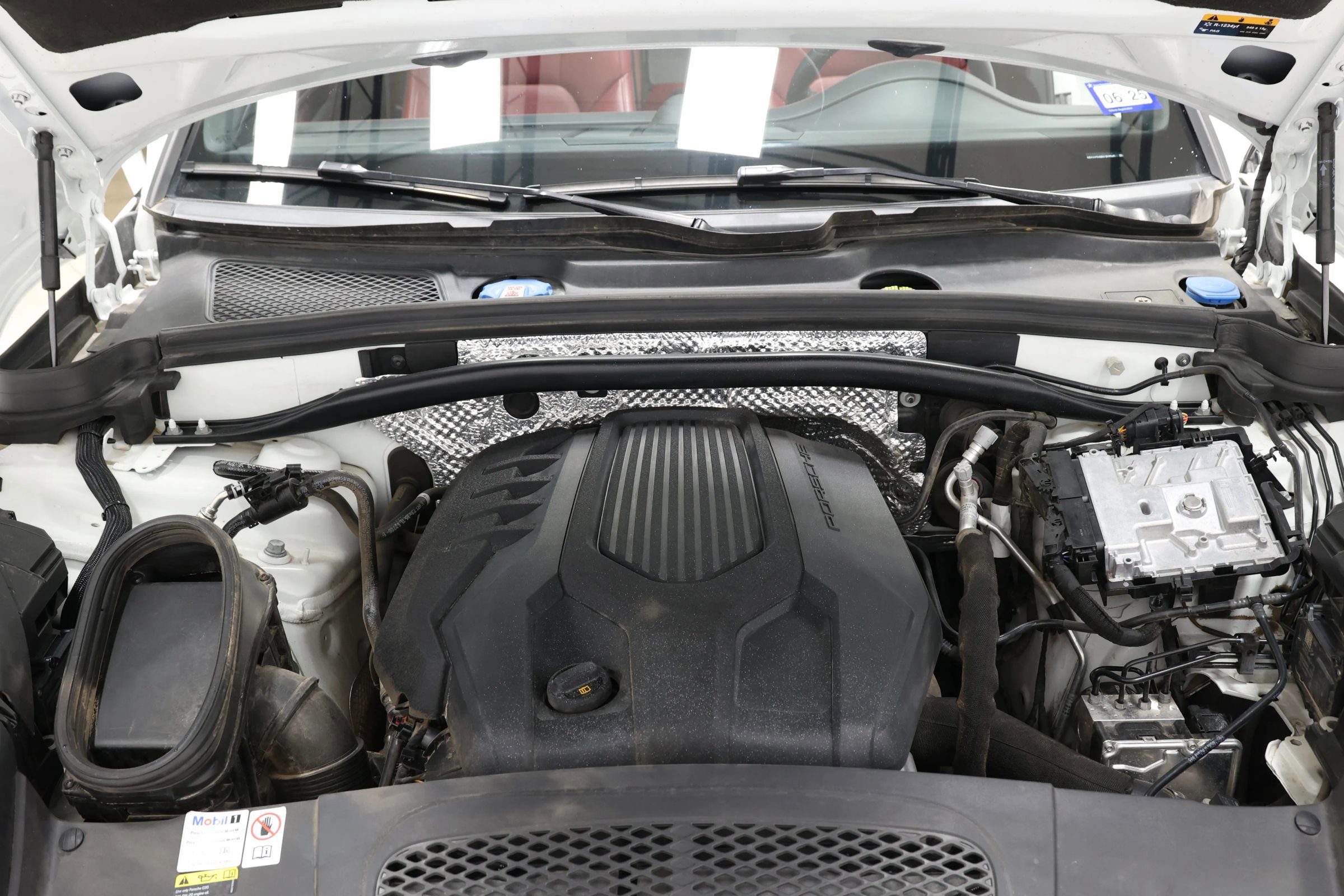 Used 2022 Porsche Macan image 88