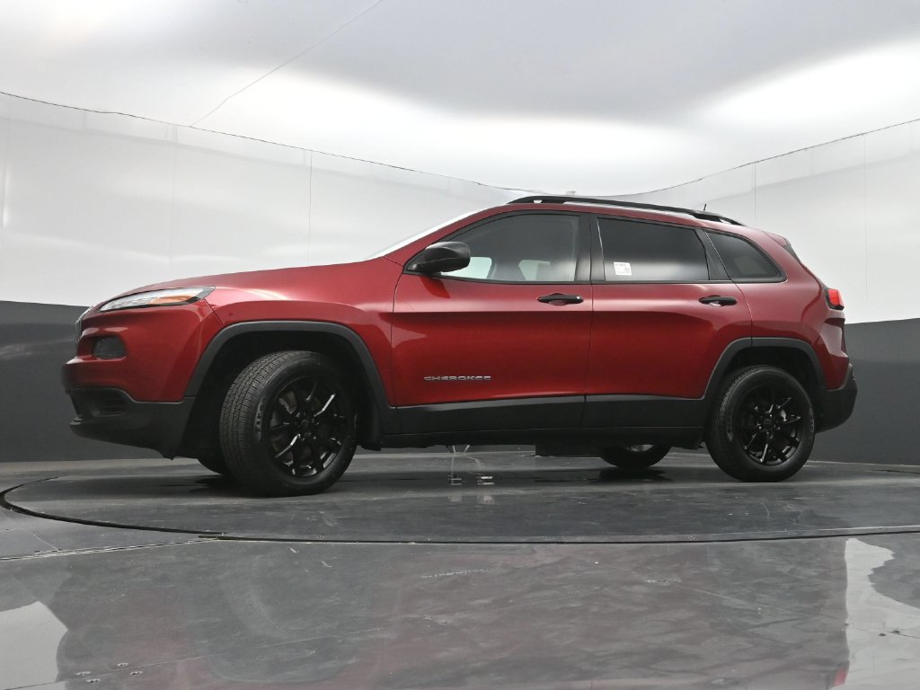 Used 2017 Jeep Cherokee Sport FWD image 23