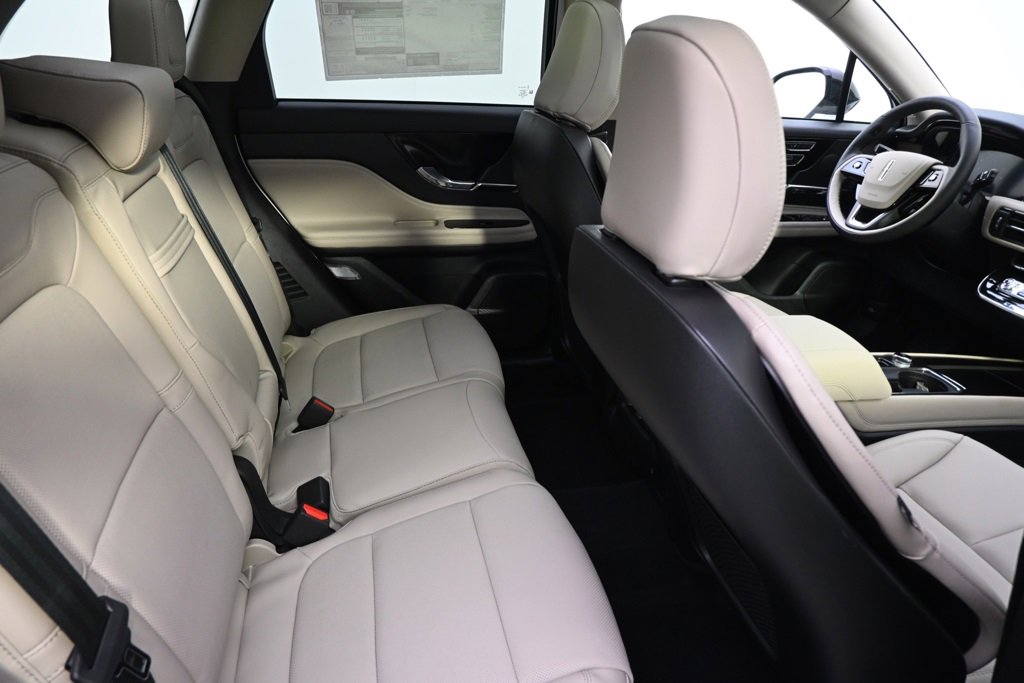 New 2026 Lincoln Corsair Reserve w/ Jet Appearance Package image 18
