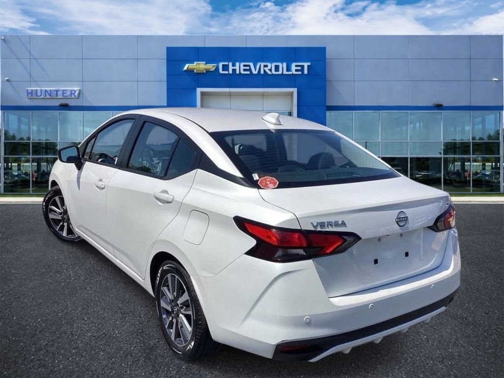 Used 2023 Nissan Versa SV FWD image 2