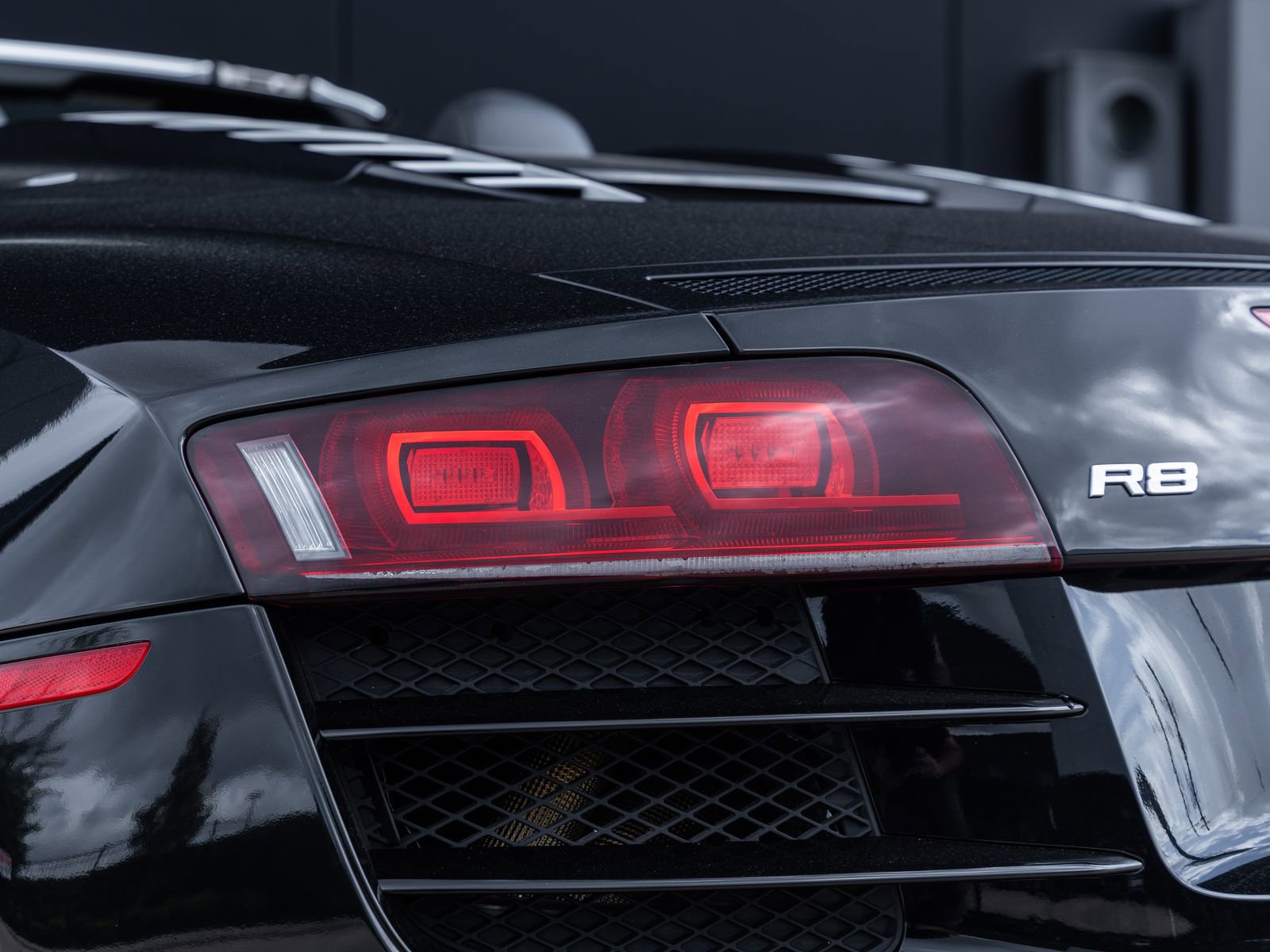 Used 2011 Audi R8 V10 AWD/4WD image 13