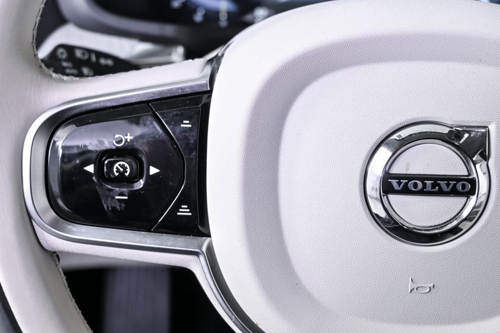 Certified 2025 Volvo V60 B5 Cross Country Plus image 11