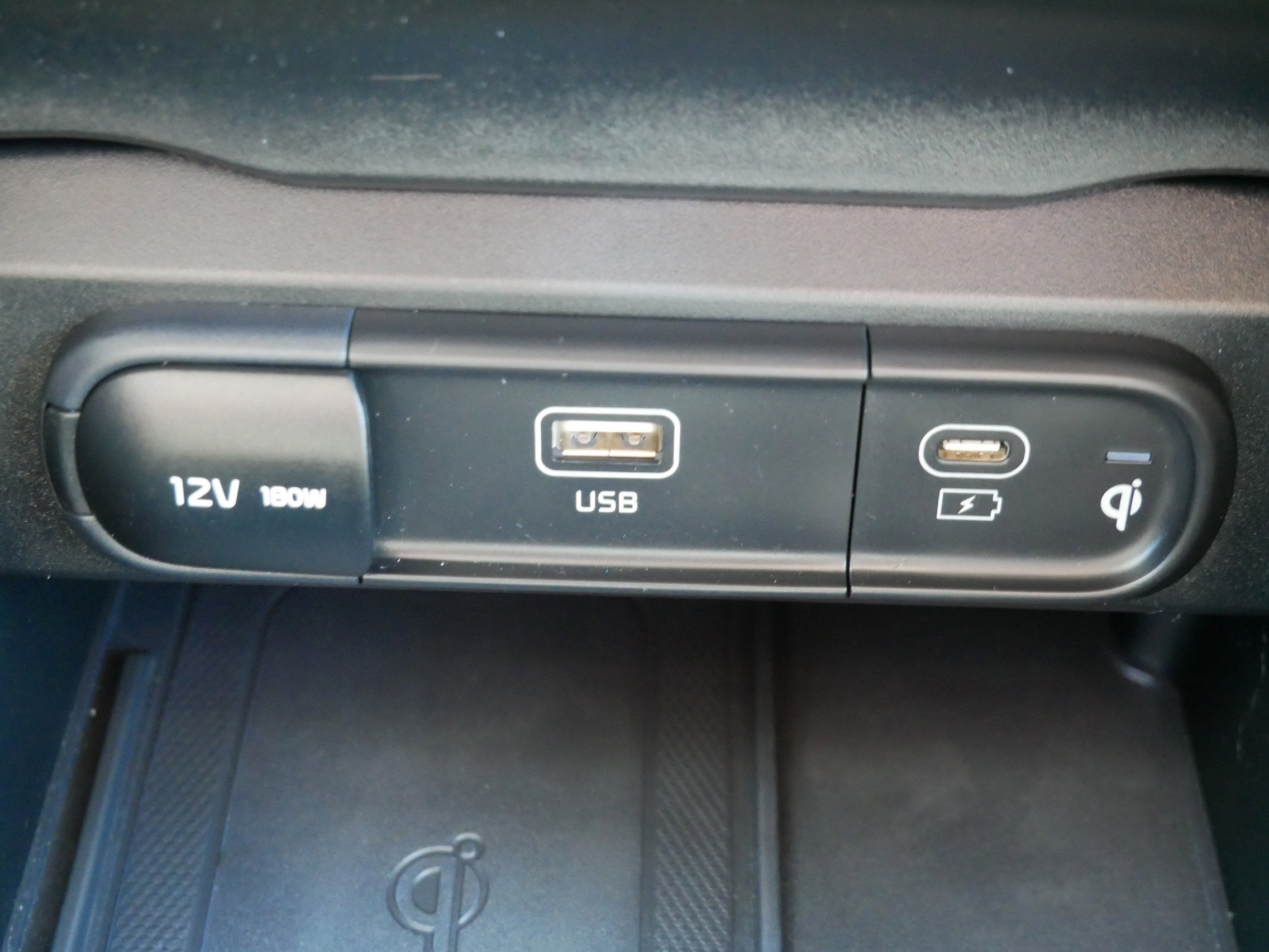 Used 2023 Kia Telluride EX w/ EX Captain's Chair Package image 26