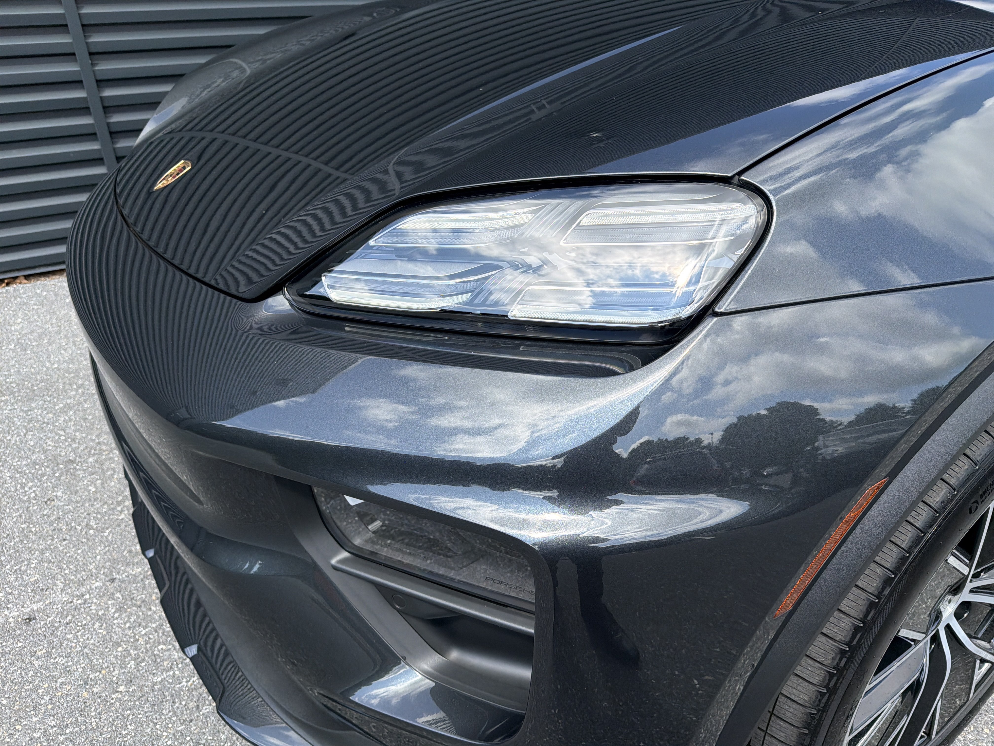 New 2025 Porsche Macan 4 Electric AWD/4WD image 24