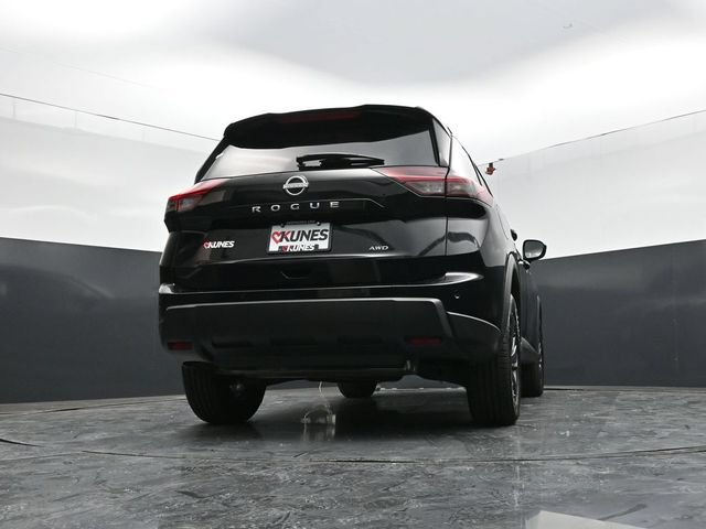 Used 2025 Nissan Rogue SV AWD/4WD image 42