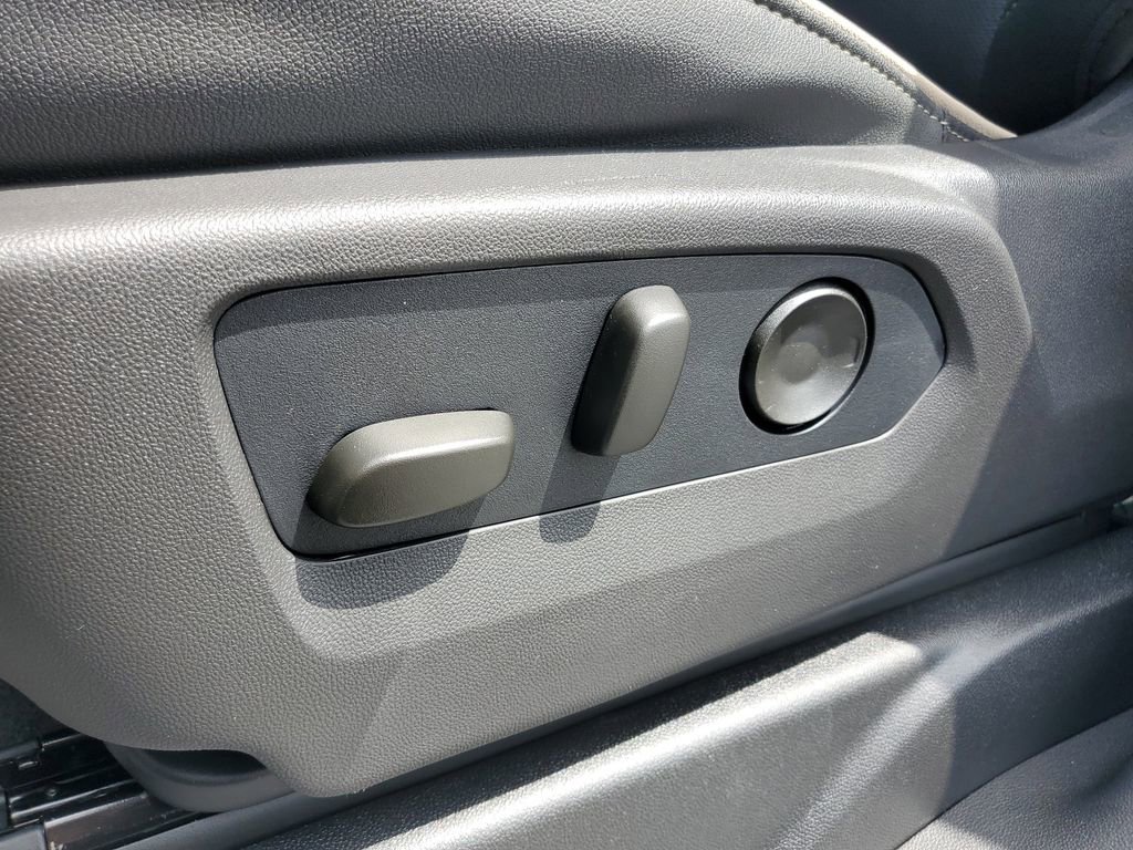 New 2026 GMC Yukon Elevation RWD image 9
