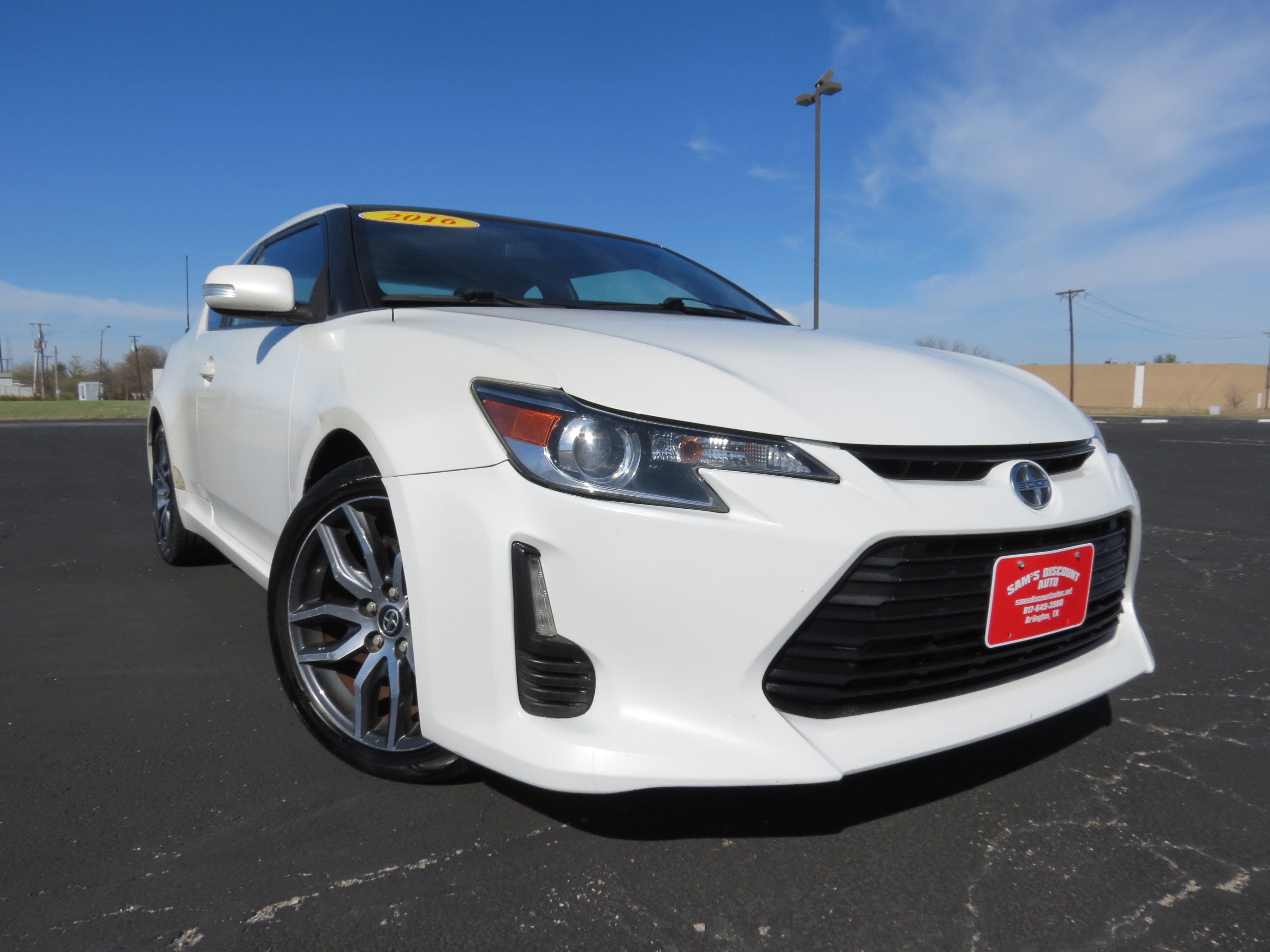 Used 2016 Scion tC 2dr HB Man (Natl) image 2