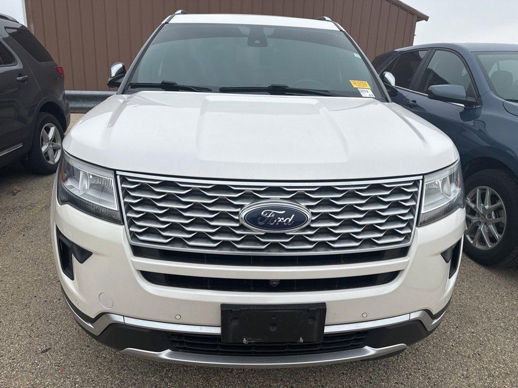 Used 2018 Ford Explorer Platinum image 2