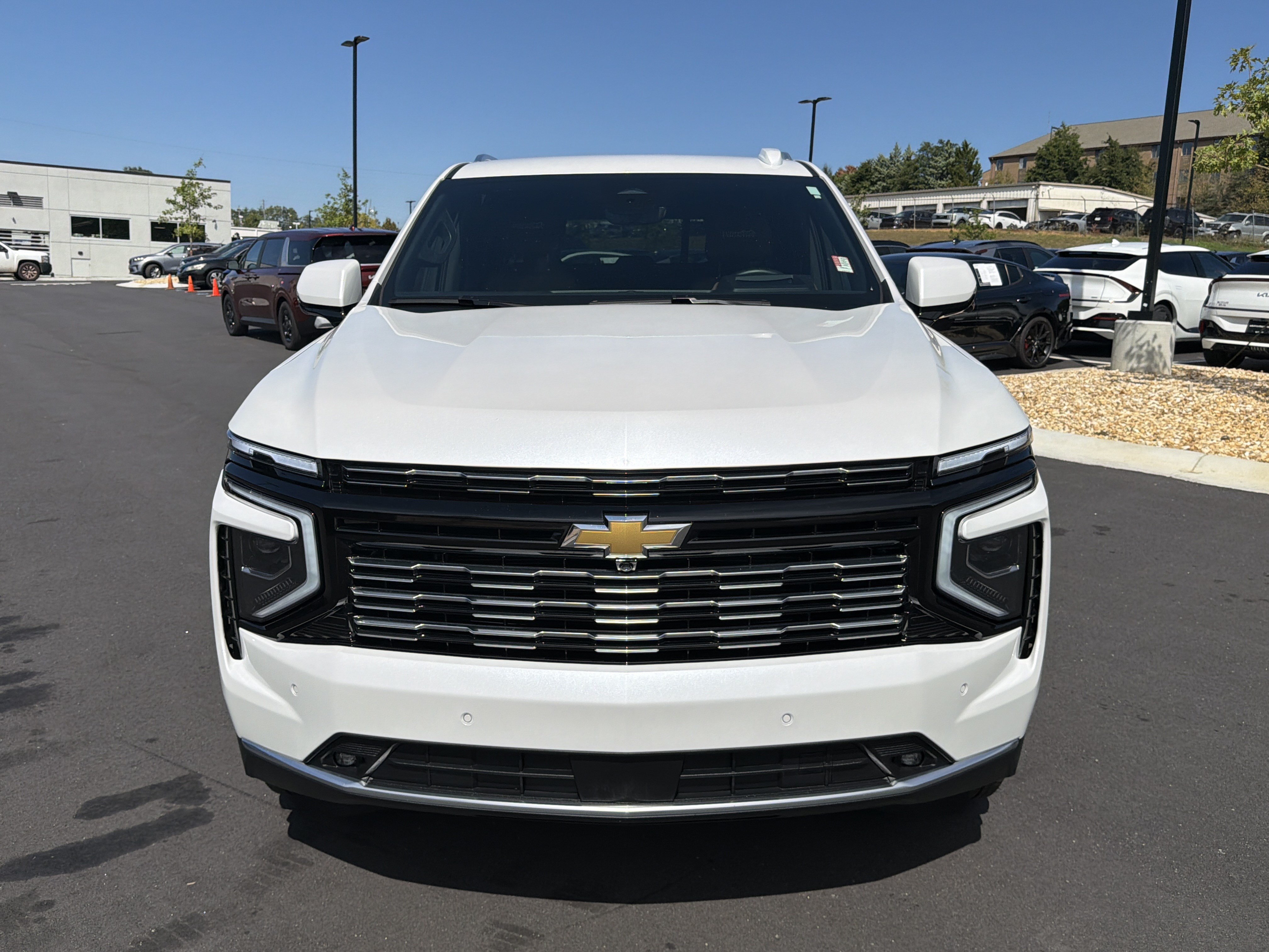 Used 2025 Chevrolet Suburban High Country AWD/4WD image 2