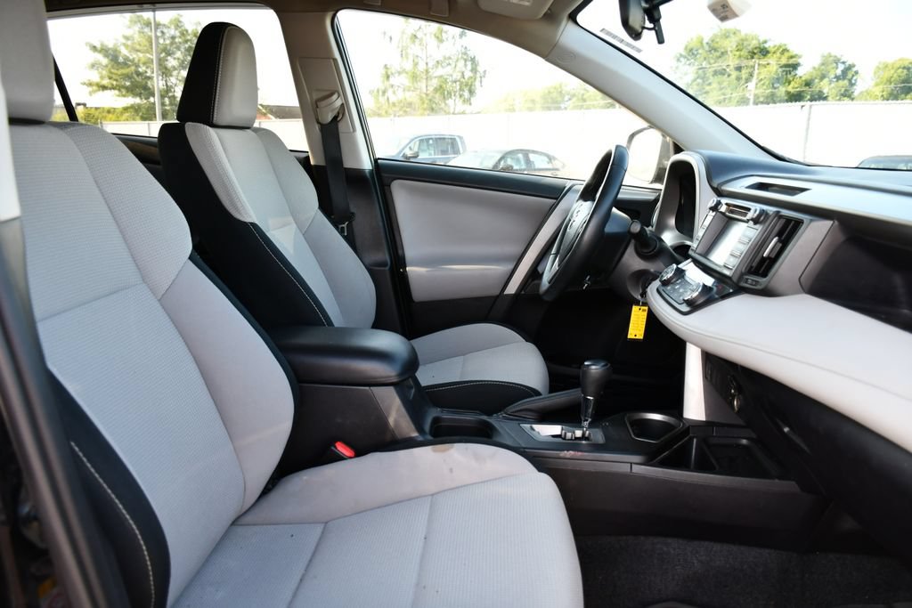 Used 2016 Toyota RAV4 XLE AWD/4WD image 28