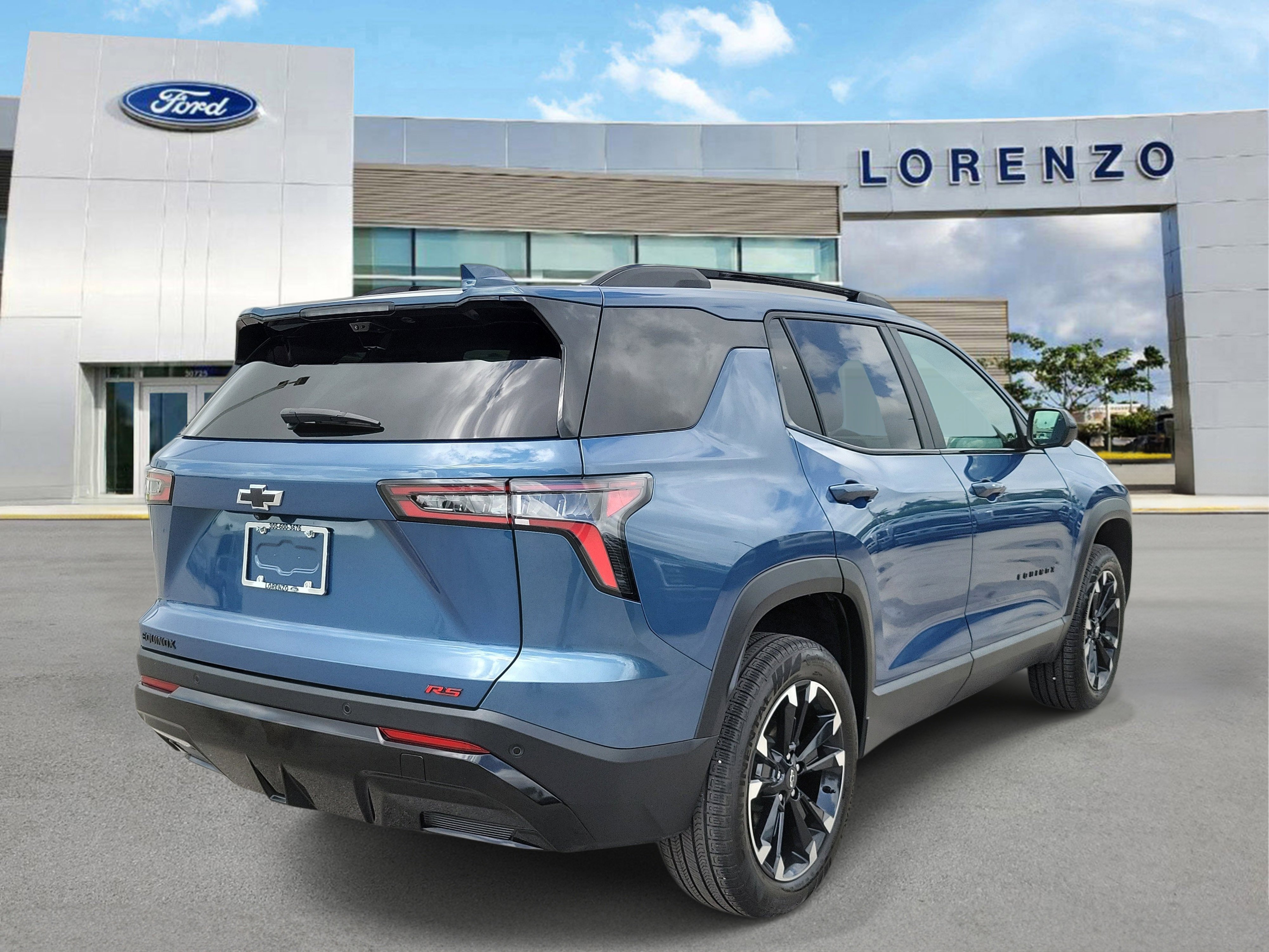 Used 2025 Chevrolet Equinox RS w/ Safety and Technology Package FWD image 5