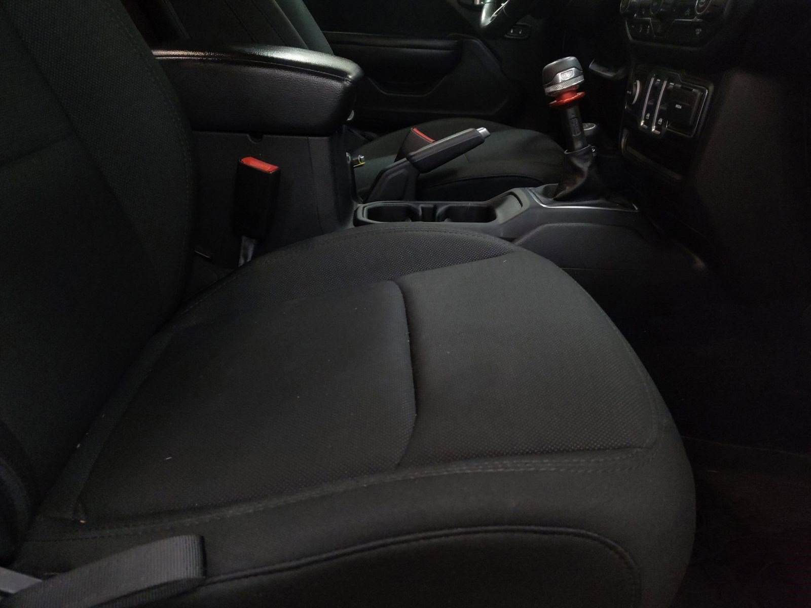 Used 2019 Jeep Wrangler Sport image 25