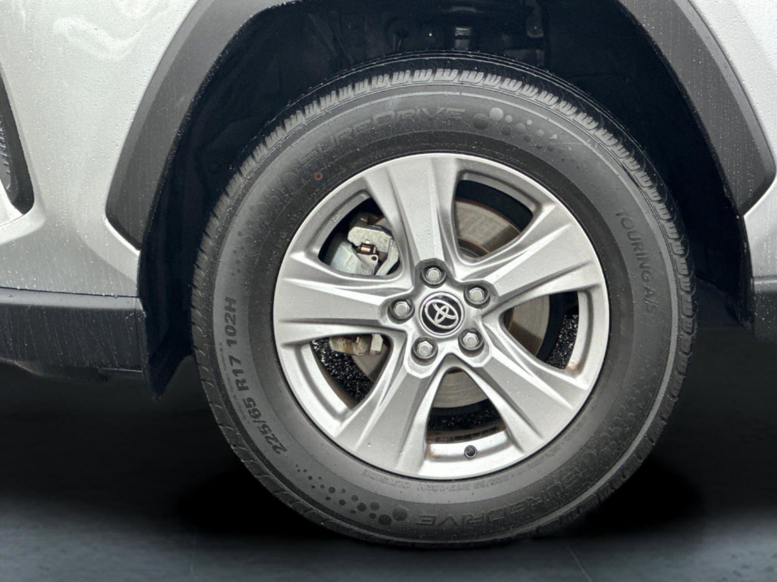 Used 2022 Toyota RAV4 LE image 24