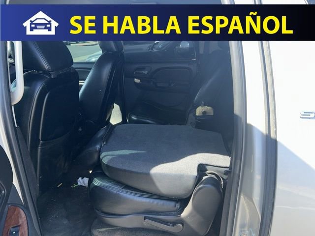 Used 2007 GMC Yukon XL SLT w/ SLT Preferred Equipment Group image 4