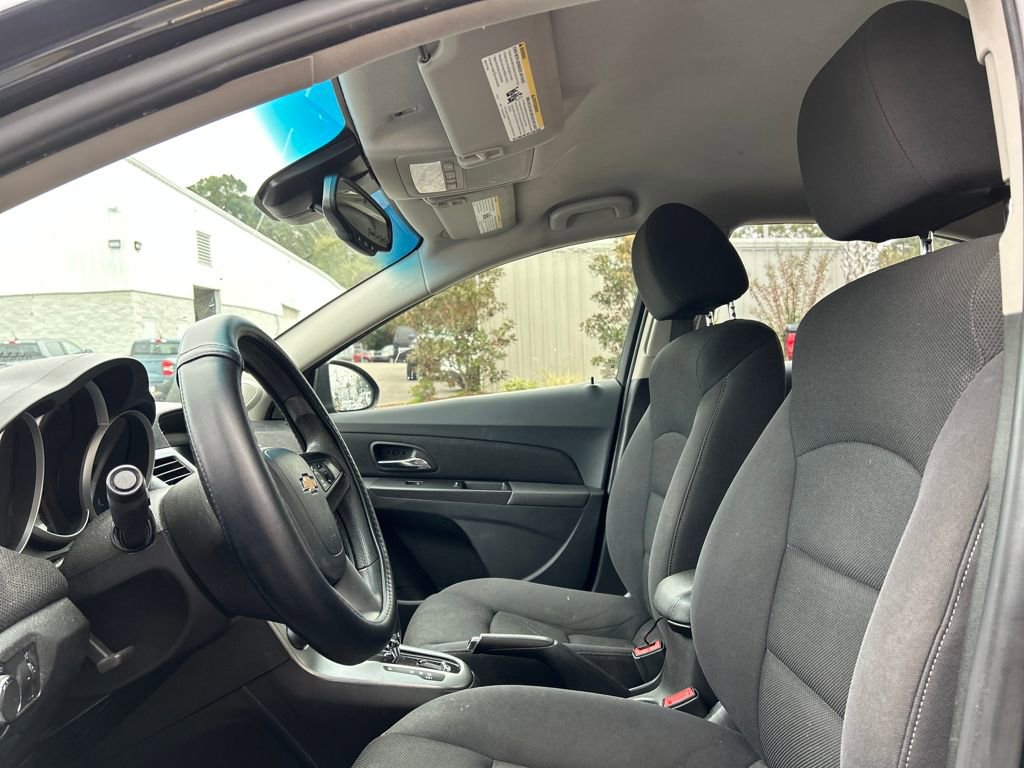 Used 2016 Chevrolet Cruze LT image 8