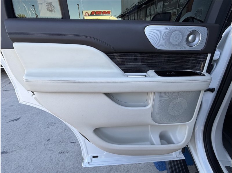 Used 2022 Lincoln Navigator Black Label AWD/4WD image 22