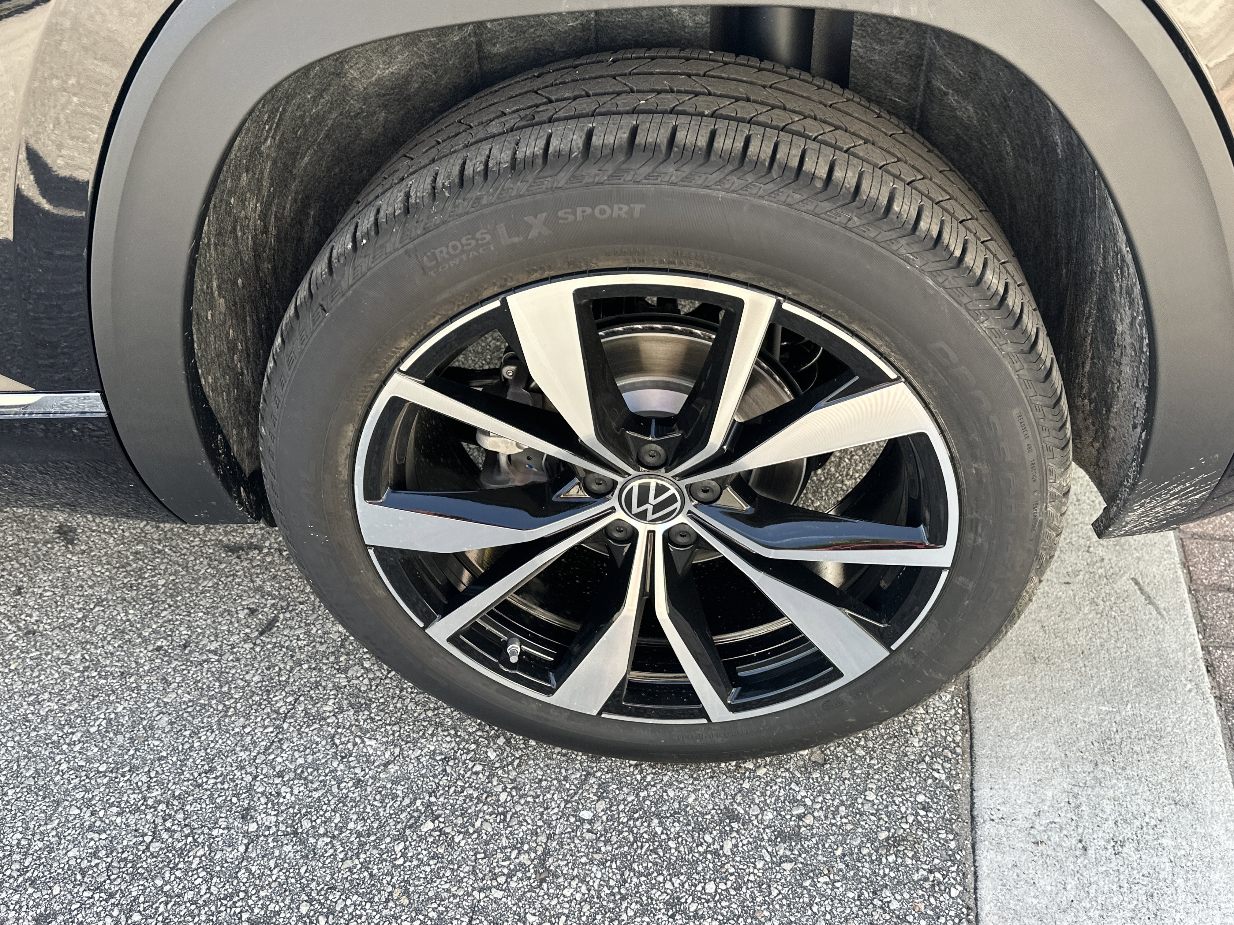 New 2026 Volkswagen Atlas Cross Sport SEL Premium R-Line image 10