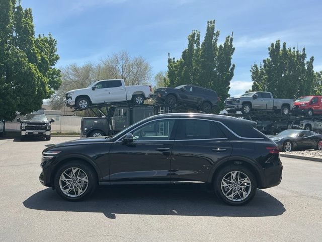 Used 2025 Genesis GV70 2.5T AWD/4WD image 6