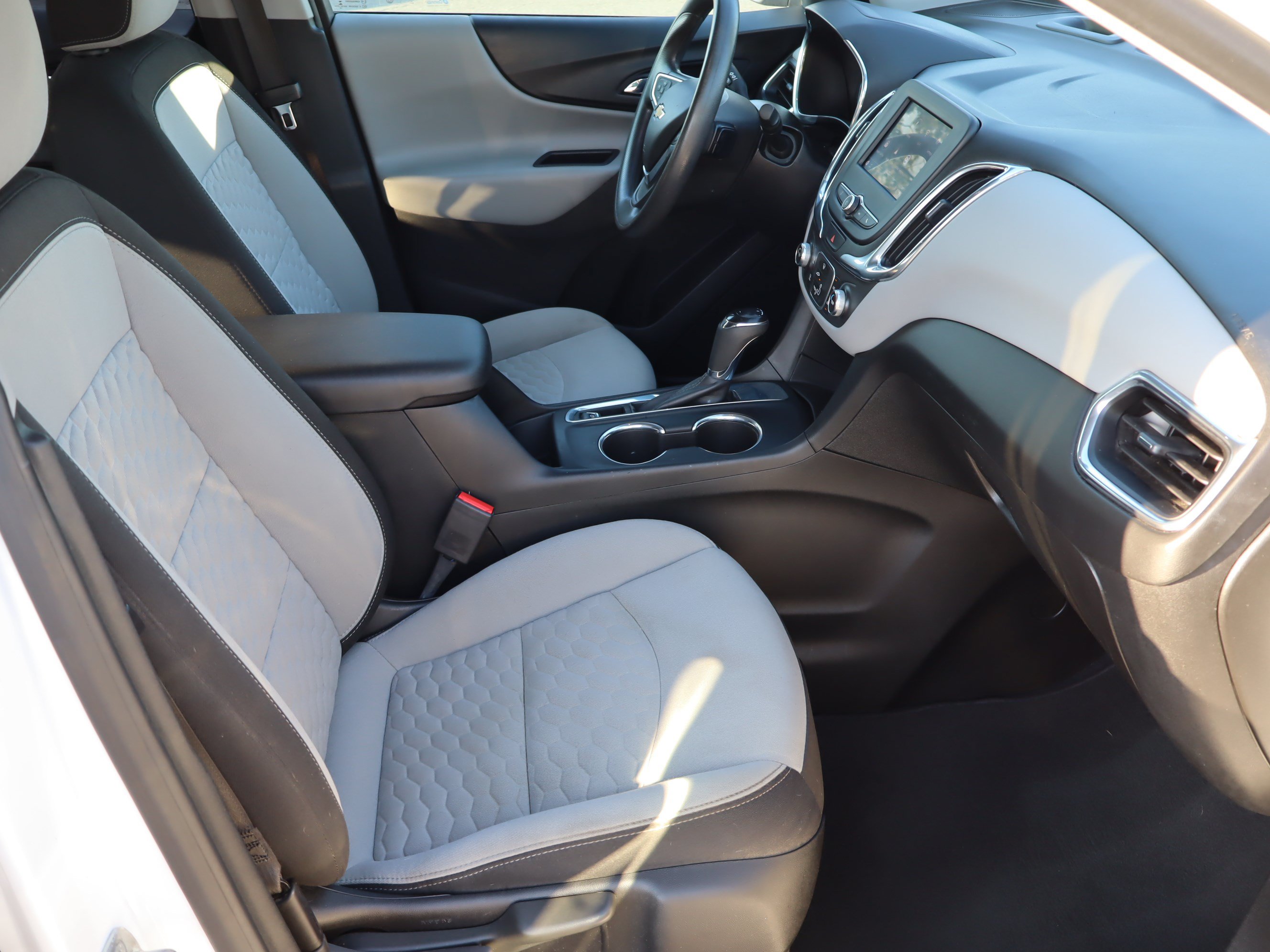 Used 2020 Chevrolet Equinox LT FWD image 36