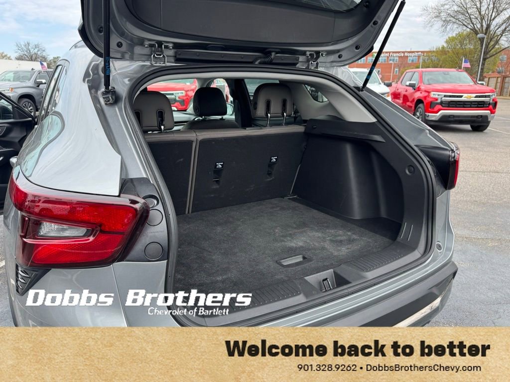 Used 2025 Chevrolet Trax ACTIV w/ Sunroof Package image 32