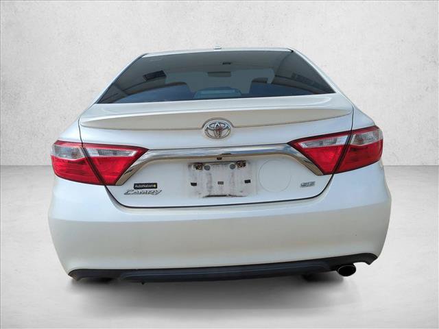 Used 2016 Toyota Camry SE w/ Moonroof Package FWD image 6