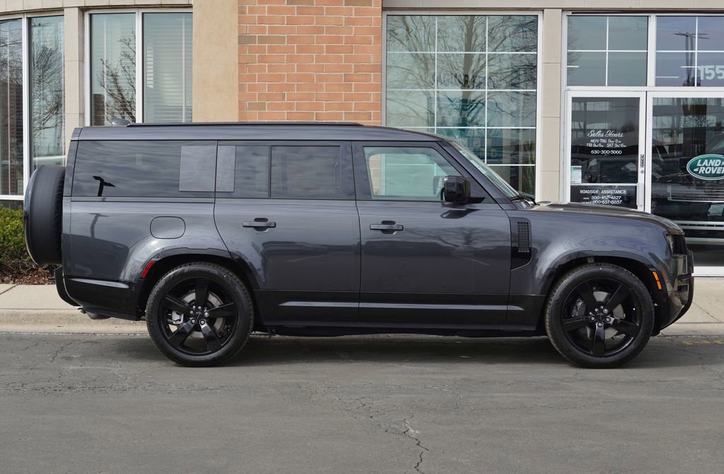 New 2026 Land Rover Defender 130 X-Dynamic SE image 8