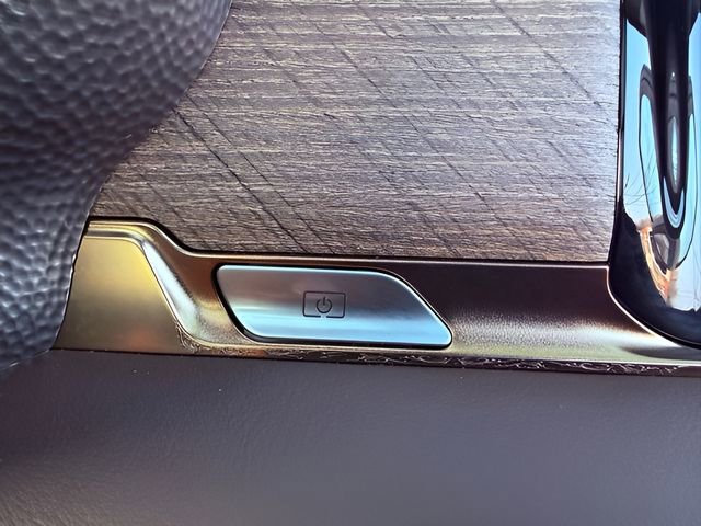 Used 2025 RAM 1500 Limited image 32