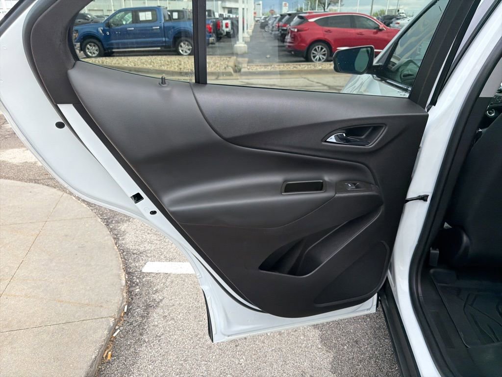 Certified 2024 Chevrolet Equinox LT w/ LPO, Floor Liner Package image 18
