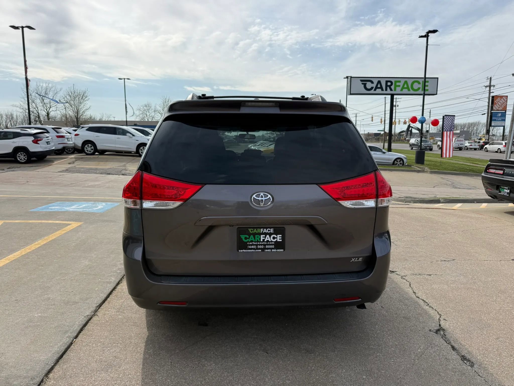 Used 2012 Toyota Sienna XLE FWD image 10