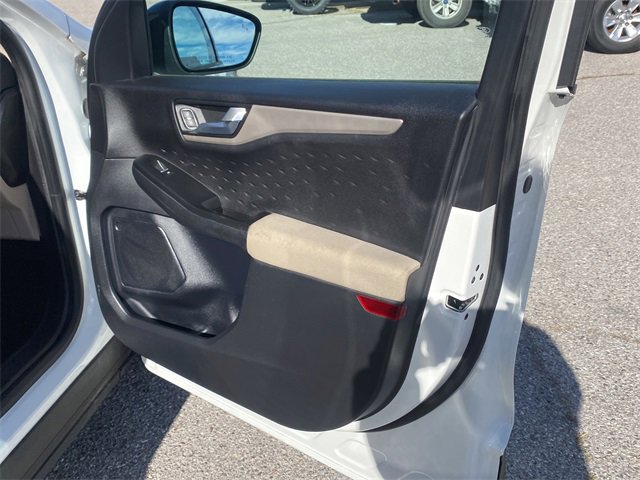 Used 2020 Ford Escape SE Sport image 10