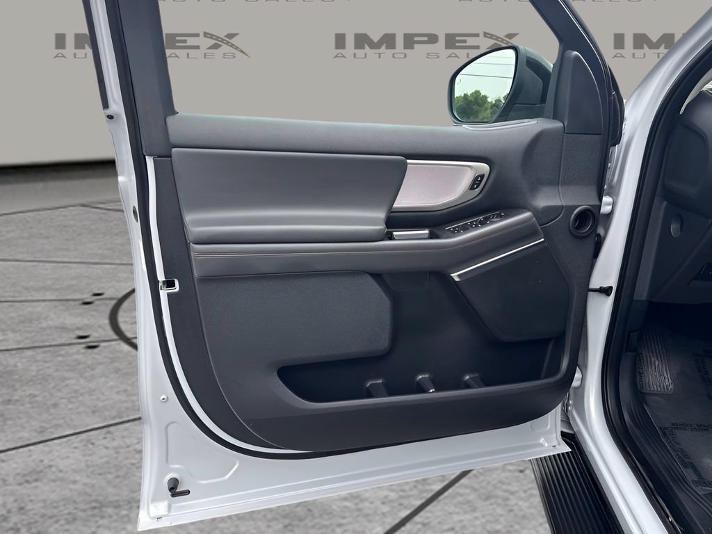 Used 2025 Ford Expedition Max Active RWD image 14