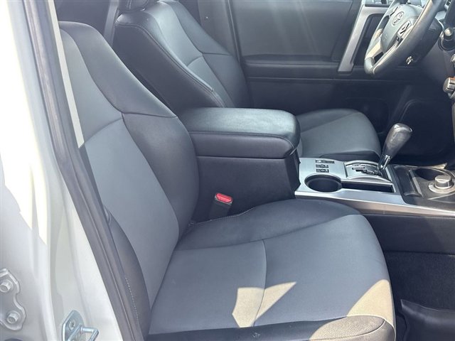 Used 2020 Toyota 4Runner SR5 Premium w/ Moonroof Package AWD/4WD image 28