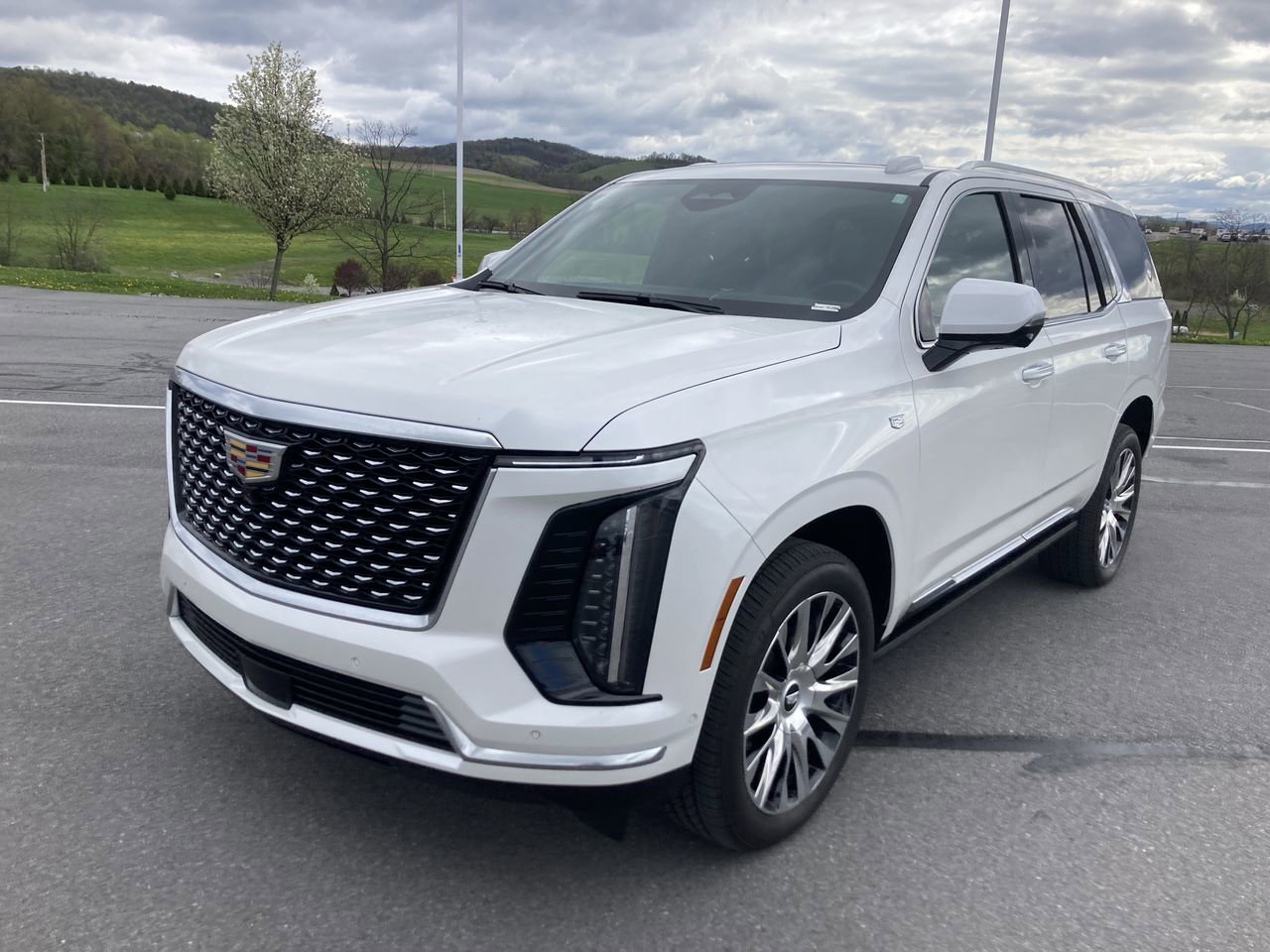 Used 2025 Cadillac Escalade Premium Luxury w/ Touring Package image 3