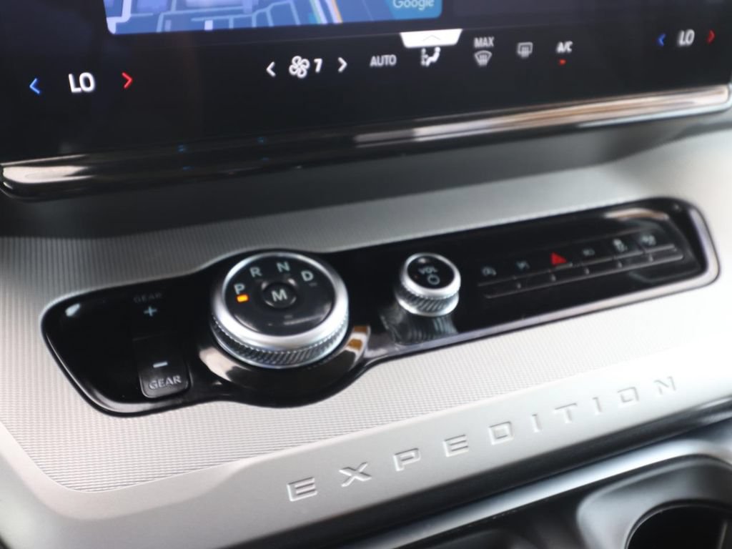 Used 2025 Ford Expedition Active RWD image 23