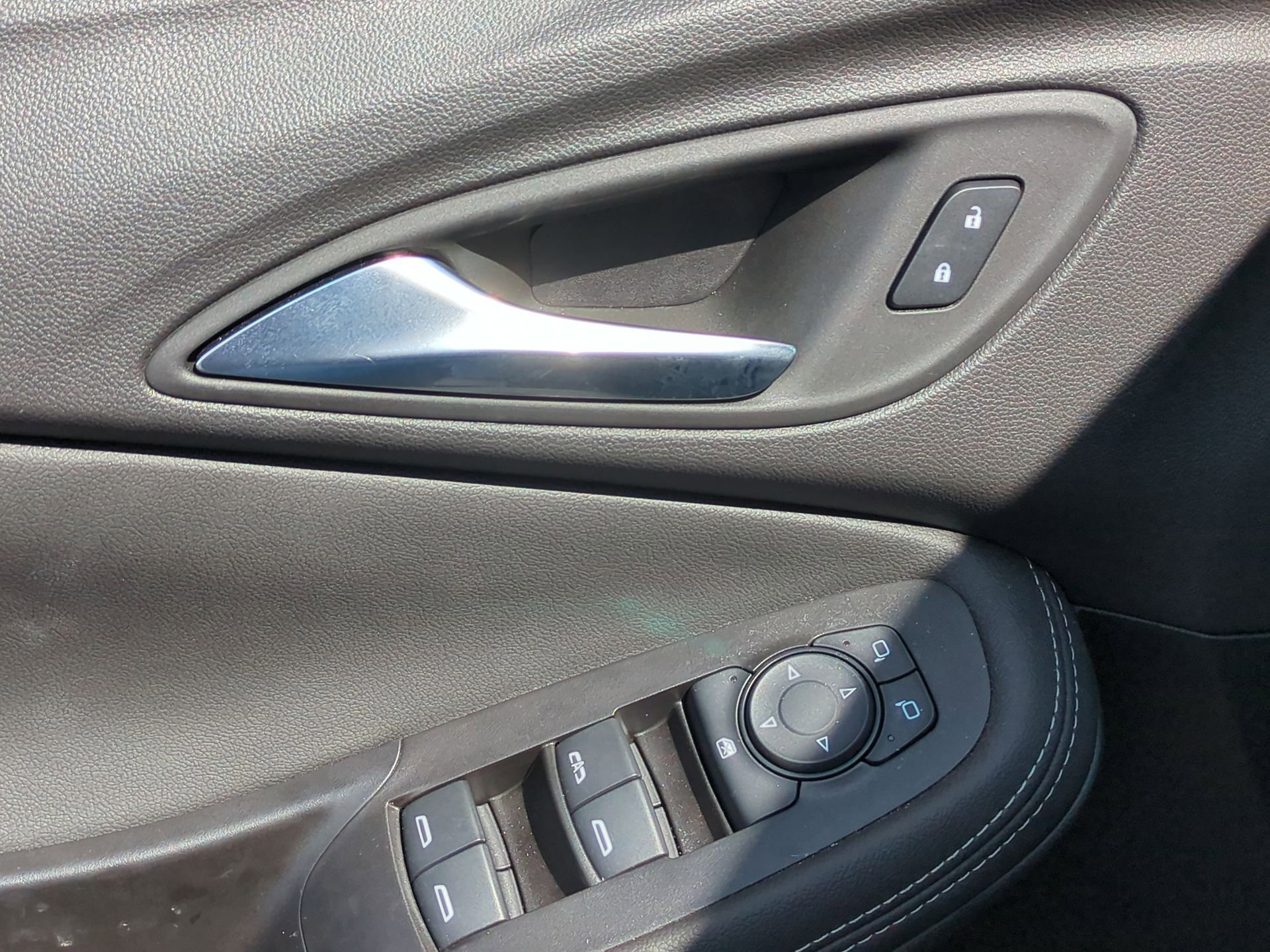 Certified 2023 Buick Encore GX Preferred w/ Cold Weather Comfort Package image 23