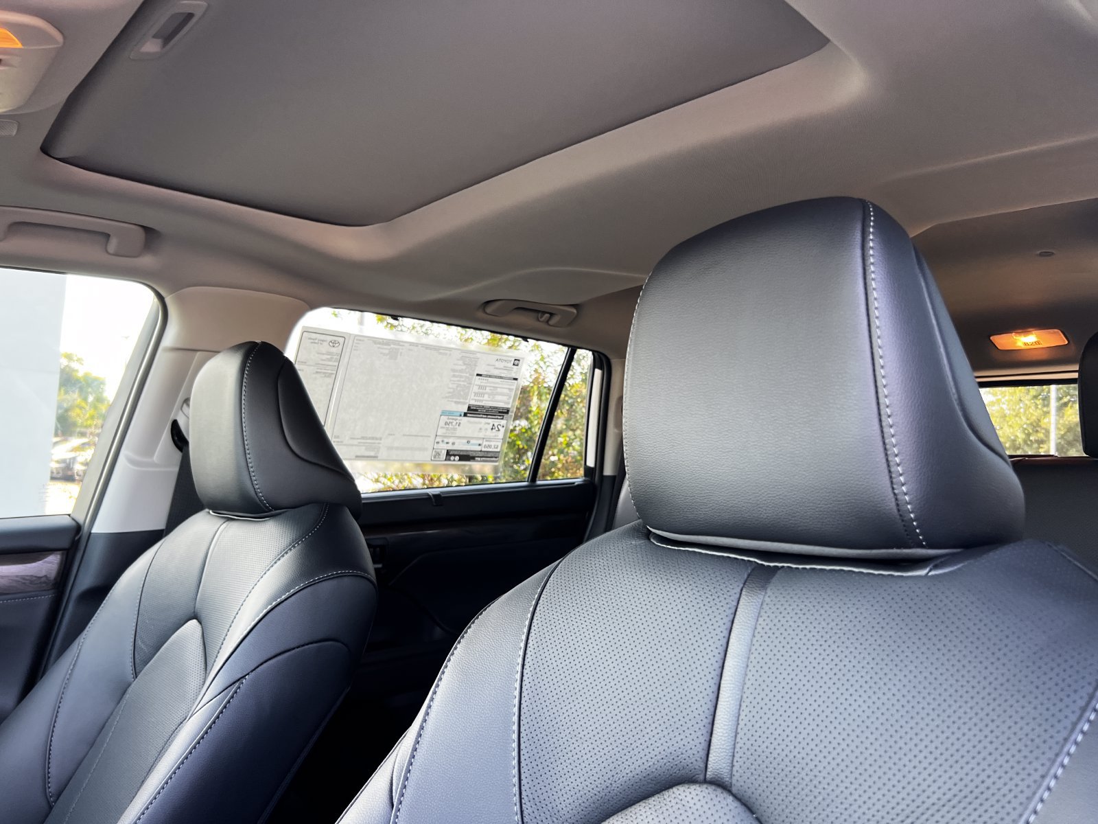 New 2026 Toyota Highlander Limited AWD/4WD image 14